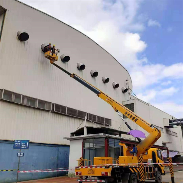 大埔高空作业车出租服务：专业广告牌安装解决方案